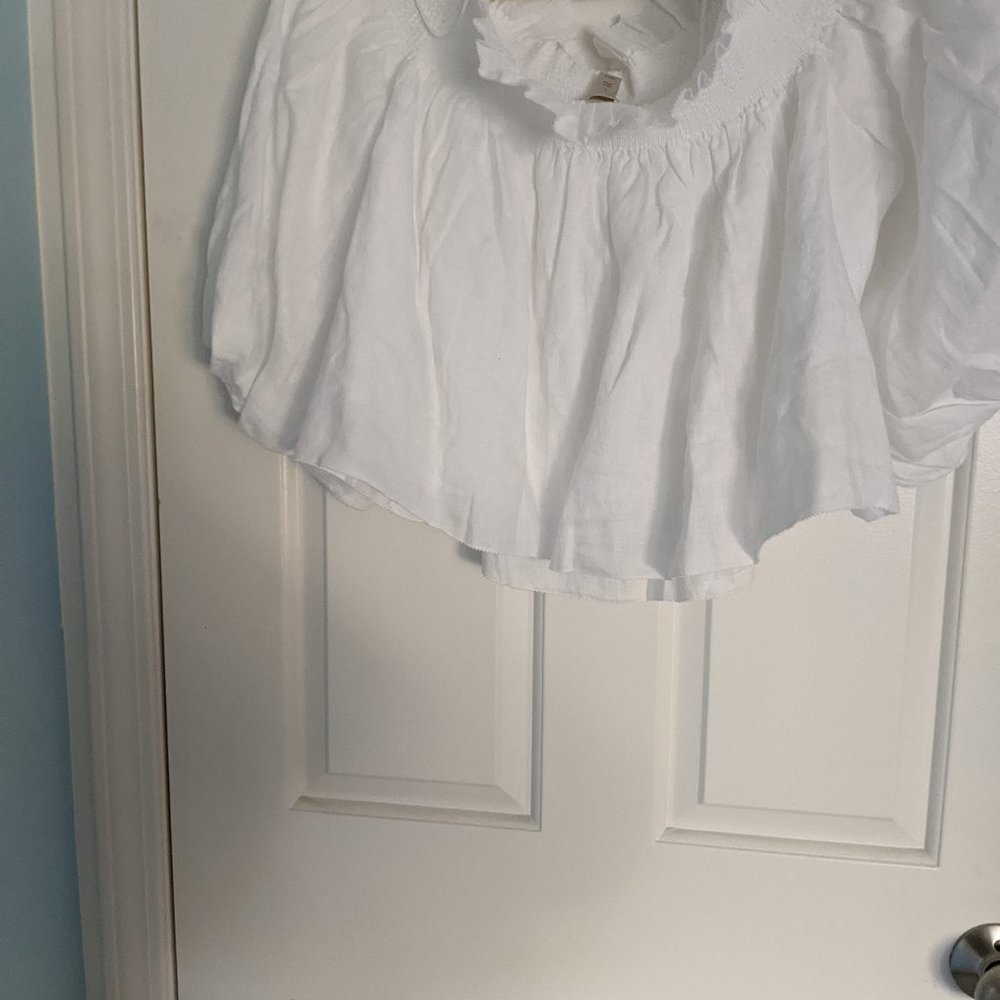 Banana Republic Off the Shoulder Linen Top